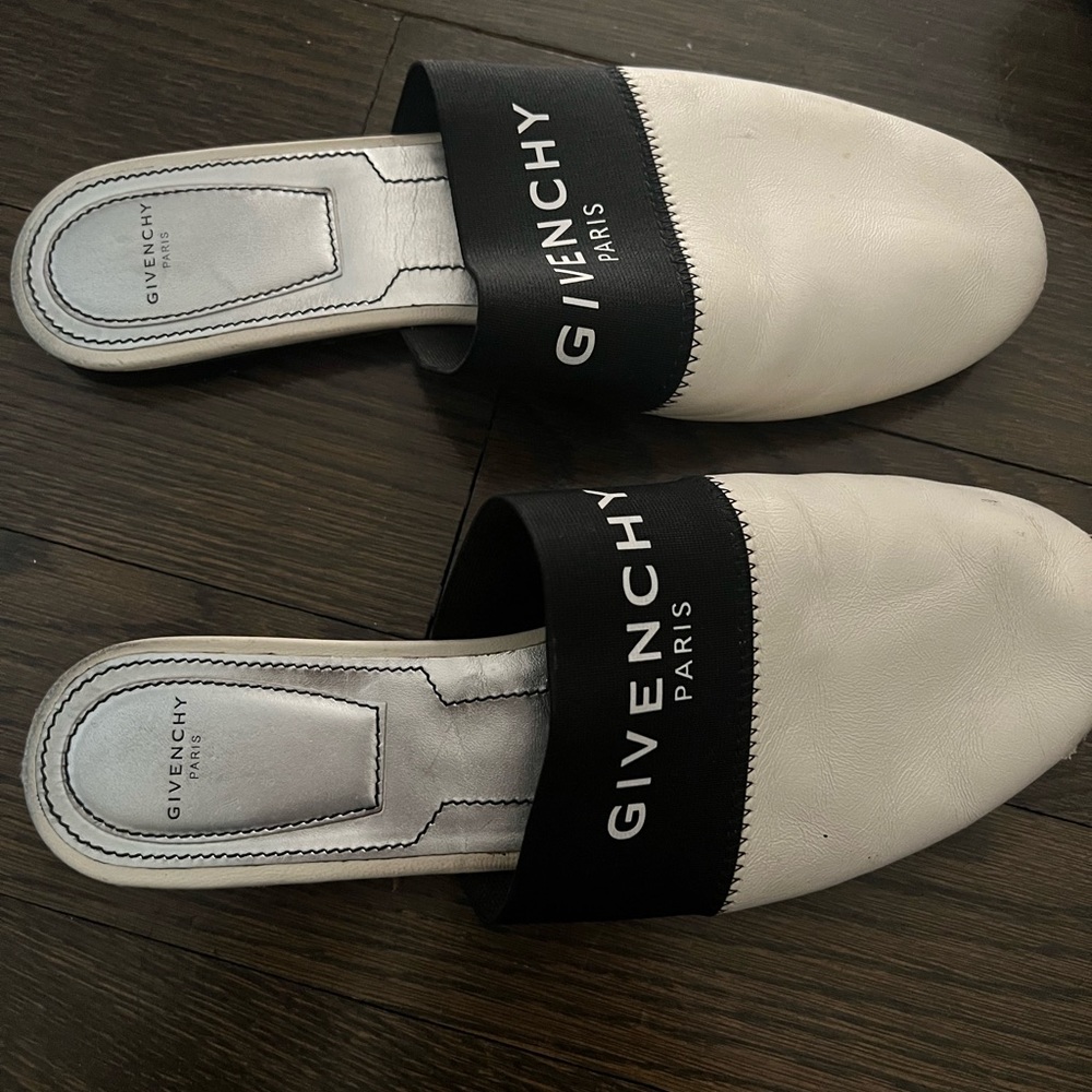 Authentic Givenchy slide - Picture 4 of 4